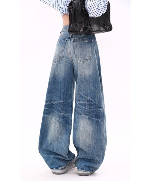 B'day（ビーデイ）の「【 B'day / ビーデー 】バルーンワイドデニムパンツ（デニムパンツ・レディース・ブルー・SMALL/MEDIUM/X-LARGE/LARGE）」の3枚目の写真