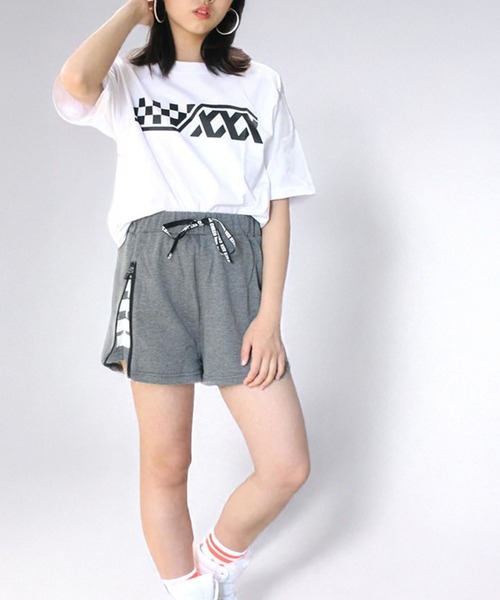 CHEER(チアー)の「チェッカーフラッグXXXバックロゴBIGTEE(Tシャツ/カットソー・レディース・ホワイト×ブラック/ブラック×ホワイト・M/L/S)」の11枚目の写真