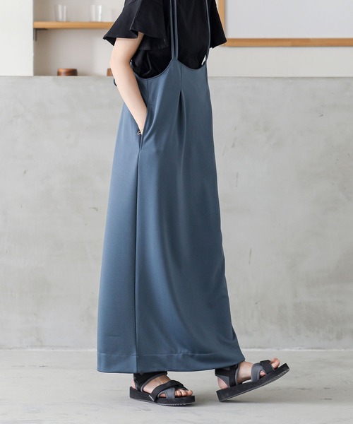 n'OrLABEL(ノアールレーベル)の「Wストラップキャミワンピース(ワンピース・レディース・モカ/ブルー/ブラック・2/1)」の7枚目の写真