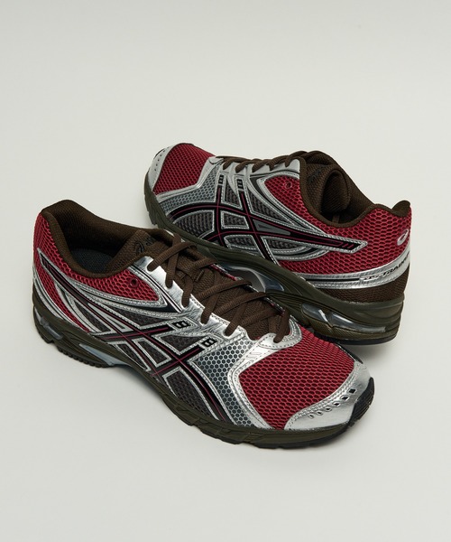 ASICS(アシックス)の「【ASICS】GEL-DS TRAINER 14(スニーカー・メンズ・バーガンディー/グレー・22.5cm/27.5/26.5/25.5/25/28cm/27cm/26cm/24.5cm/24cm/23.5cm/23cm)」の1枚目の写真