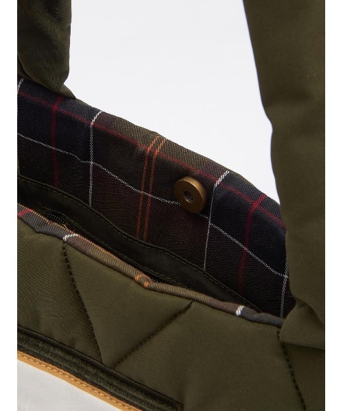 Barbour（バブアー）の「Mariahキルティングトートバッグ（トートバッグ・レディース・オリーブ/ブラック・ONE SIZE）」の8枚目の写真