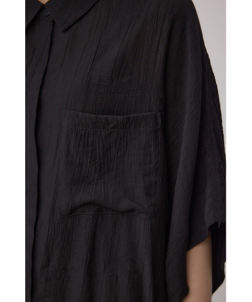 AZUL by moussy(アズールバイマウジー)の「C/T冷感 裾ドロストドルマンルーズシャツ(シャツ/ブラウス・レディース・ブラック/オフホワイト/ブラウン・SMALL/MEDIUM)」の22枚目の写真