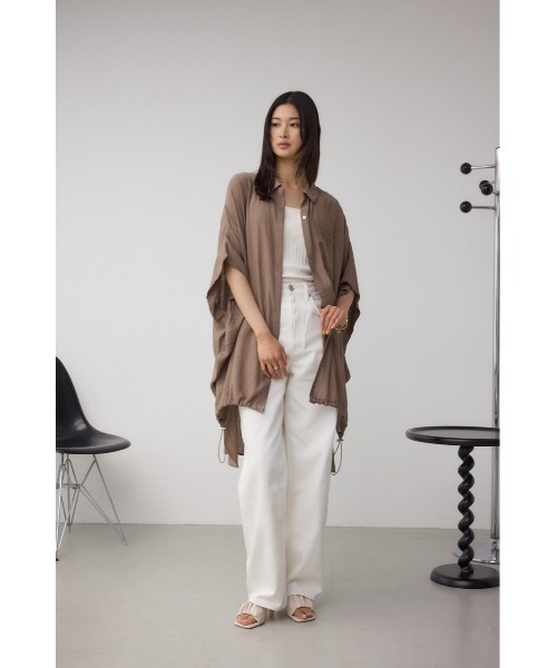 AZUL by moussy(アズールバイマウジー)の「C/T冷感 裾ドロストドルマンルーズシャツ(シャツ/ブラウス・レディース・ブラック/オフホワイト/ブラウン・SMALL/MEDIUM)」の15枚目の写真