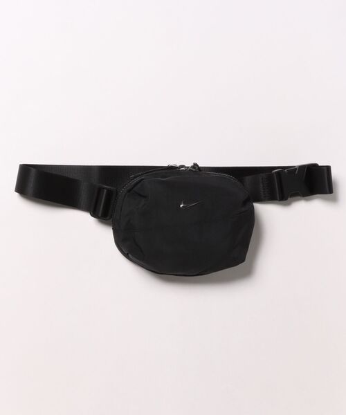 NIKE（ナイキ）の「《NIKEアパレル》オーラ ウエストパック（ボディバッグ/ウエストポーチ・メンズ・ゴールド系その他/ブラック×ブラック/レッド系その他・フリー）」の2枚目の写真