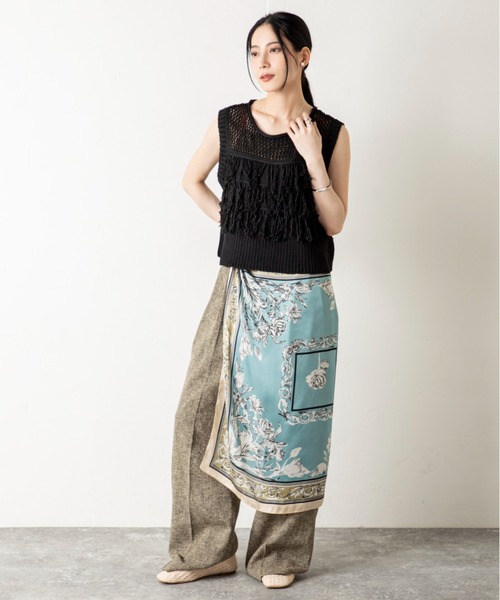 MILLION CARATS（ミリオンカラッツ）の「綿タッチ×フリンジで魅せる！涼感と品格を兼ね備えたビスチェ風サマーニット。動きのあるフリンジと透け編みデザインで、トレンド感も大人の抜け感も手に入る、上品カジュアルな主役トップス。（Tシャツ/カットソー・レディース・オフホワイト/ブラック・FREE）」の19枚目の写真