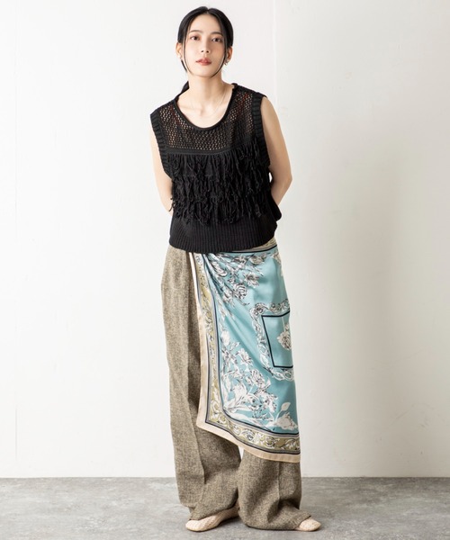 MILLION CARATS（ミリオンカラッツ）の「綿タッチ×フリンジで魅せる！涼感と品格を兼ね備えたビスチェ風サマーニット。動きのあるフリンジと透け編みデザインで、トレンド感も大人の抜け感も手に入る、上品カジュアルな主役トップス。（Tシャツ/カットソー・レディース・オフホワイト/ブラック・FREE）」の21枚目の写真