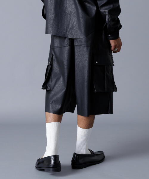 DANKE SCHON(ダンケシェーン)の「DankeSchon/ダンケシェーン/PULEATHER CARGO SHORTS(カーゴパンツ・メンズ・ブラック・M/L)」の14枚目の写真