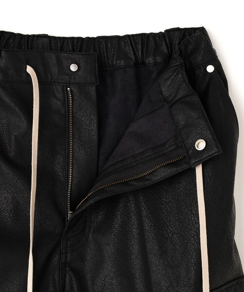 DANKE SCHON(ダンケシェーン)の「DankeSchon/ダンケシェーン/PULEATHER CARGO SHORTS(カーゴパンツ・メンズ・ブラック・M/L)」の5枚目の写真