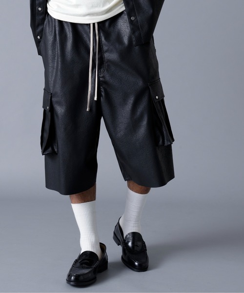 DANKE SCHON(ダンケシェーン)の「DankeSchon/ダンケシェーン/PULEATHER CARGO SHORTS(カーゴパンツ・メンズ・ブラック・M/L)」の1枚目の写真