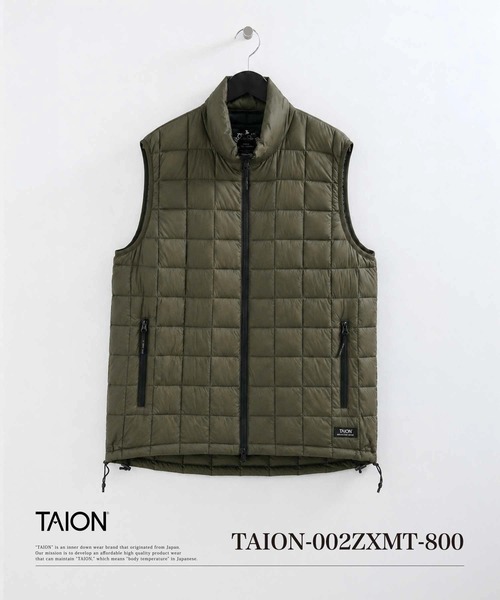 TAION(タイオン)の「【TAION(タイオン)】〈ユニセックス〉マウンテン ハイネック ライトダウンベスト(ダウンベスト・メンズ・ブラウン系6/ダークオリーブ・M/XL/L)」の1枚目の写真