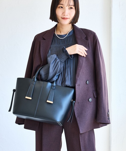 VIS（ビス）の「【復刻/WEB限定】【A4収納】ゴールド金具付きノットトートバッグ/通勤・通学対応（トートバッグ・レディース・ベージュ系その他/ブラック/ブラウン系その他・FREE）」の5枚目の写真