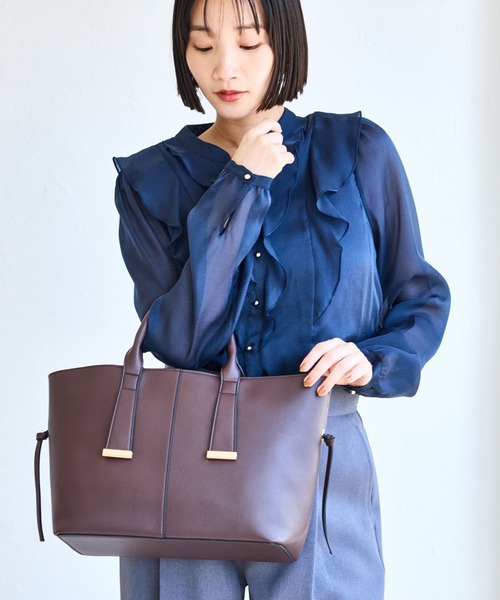 VIS（ビス）の「【復刻/WEB限定】【A4収納】ゴールド金具付きノットトートバッグ/通勤・通学対応（トートバッグ・レディース・ベージュ系その他/ブラック/ブラウン系その他・FREE）」の7枚目の写真