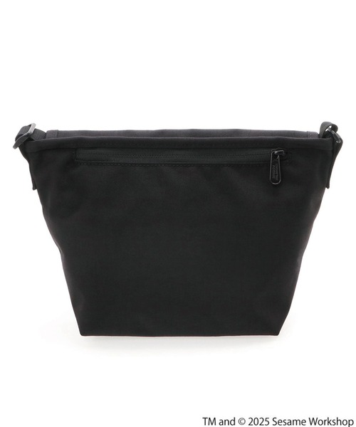 Manhattan Portage(マンハッタンポーテージ)の「Manhattan Portage/マンハッタンポーテージ ショルダーバック "エルモ" NYLON MESSENGER BAG(XXS)SESAME ST MP1603BPDMSST(ショルダーバッグ・メンズ・ブラック×ホワイト・FREE)」の10枚目の写真