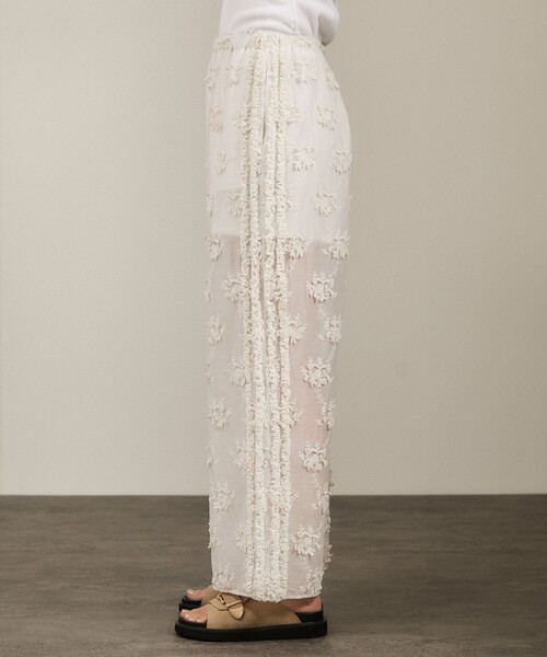 crinkle crinkle crinkle（クリンクルクリンクルクリンクル）の「【crinkle crinkle crinkle】別注3D刺繍サイドフリルパンツ（その他パンツ・レディース・ホワイト/ブラック・FREE）」の10枚目の写真