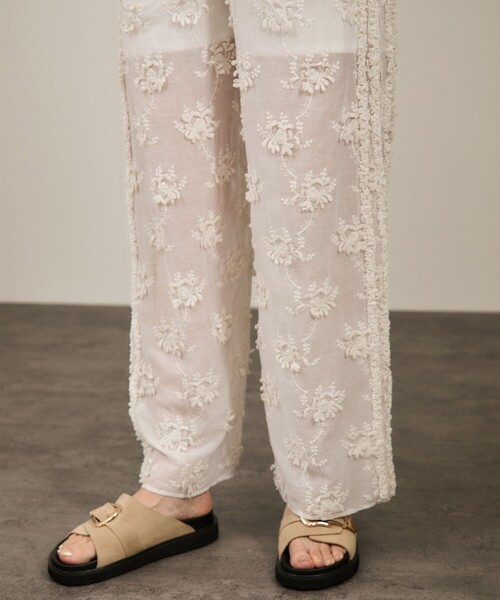 crinkle crinkle crinkle（クリンクルクリンクルクリンクル）の「【crinkle crinkle crinkle】別注3D刺繍サイドフリルパンツ（その他パンツ・レディース・ホワイト/ブラック・FREE）」の14枚目の写真