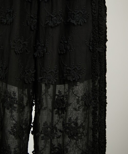 crinkle crinkle crinkle（クリンクルクリンクルクリンクル）の「【crinkle crinkle crinkle】別注3D刺繍サイドフリルパンツ（その他パンツ・レディース・ホワイト/ブラック・FREE）」の18枚目の写真