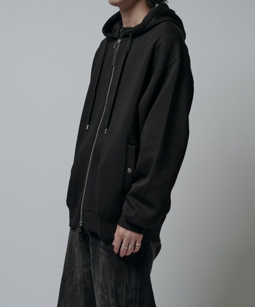 Lui's（ルイス）の「シルキーポンチZIPフーディ（パーカー・メンズ・チャコールグレー/ブラック・M/S）」の8枚目の写真