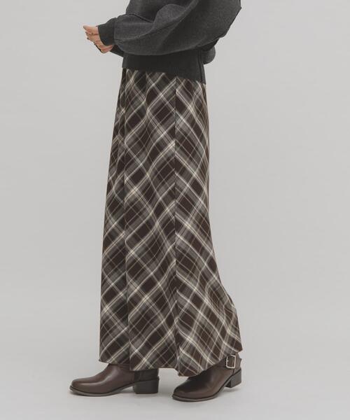 KBF(ケイビーエフ)の「チェックナロースカート(スカート・レディース・レッド系その他/ブルー系その他/ブラウン系その他/ネイビー・ONE)」の1枚目の写真