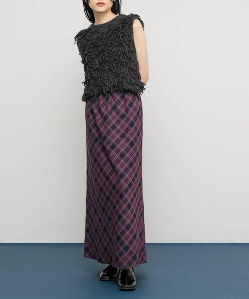 KBF(ケイビーエフ)の「チェックナロースカート(スカート・レディース・レッド系その他/ブルー系その他/ブラウン系その他/ネイビー・ONE)」の21枚目の写真