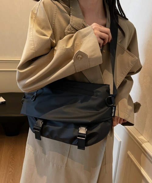 セール】Y2K軽量防水メッセンジャーバッグ（ショルダー／ユニセックス