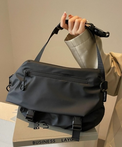 【じーじ】DISEL メッセンジャーバッグ　古着　Y2K 00s DIESEL Archive shoulder bag y2k | Flog.