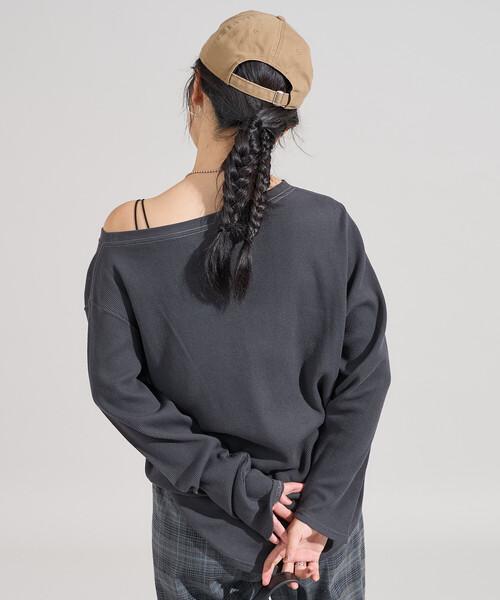 FREAK'S STORE(フリークスストア)の「オフショルダー ワッフルロンT(Tシャツ/カットソー・レディース・チャコールグレー/オフホワイト/グリーン・フリ-)」の7枚目の写真