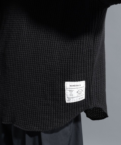 NUMERALS(ヌメラルズ)の「【NUMERALS】サーマルタートル(Tシャツ/カットソー・メンズ・オフホワイト/ブラック/オレンジ/ネイビー・MEDIUM/LARGE)」の6枚目の写真