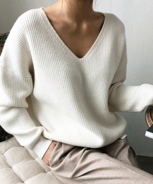 cammie(キャミー)の「ドロップショルダーVネックリブニット(ニット/セーター・レディース・ブルー/オフホワイト/ブラック・F)」の5枚目の写真