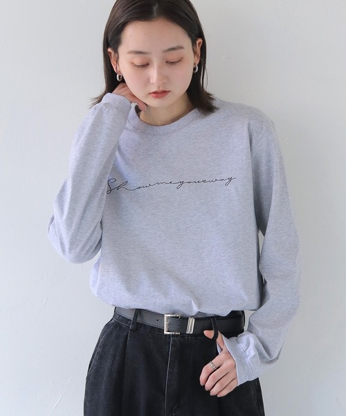 HER CLOSET（ハークローゼット）の「【HER CLOSET】WEB限定シンプルプリントロゴロンT WEB LIMITED SIMPLE PRINT LOGO LONG TEE（Tシャツ/カットソー・レディース・オフホワイト/杢グレー/ブラック・S/M/L）」の3枚目の写真