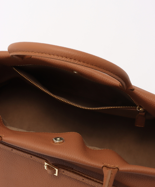 MANU ATELIER（マニュ アトリエ）の「【MANU ATELIER/マニュ アトリエ】LARGE LEATHER TOTE（クラッチバッグ・レディース・キャメル・FREE）」の2枚目の写真