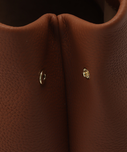 MANU ATELIER（マニュ アトリエ）の「【MANU ATELIER/マニュ アトリエ】LARGE LEATHER TOTE（クラッチバッグ・レディース・キャメル・FREE）」の3枚目の写真