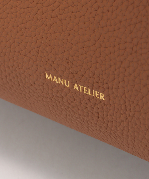 MANU ATELIER（マニュ アトリエ）の「【MANU ATELIER/マニュ アトリエ】LARGE LEATHER TOTE（クラッチバッグ・レディース・キャメル・FREE）」の4枚目の写真