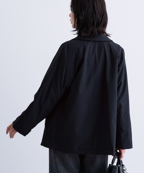 INDIVI(インディヴィ)の「【超軽量/蓄熱】ライトパフステンカラーコート(その他アウター・レディース・ベージュ系5/ナチュラル/ブラック・03/05/13/15 /36/38/40)」の6枚目の写真