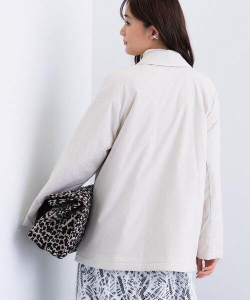 INDIVI(インディヴィ)の「【超軽量/蓄熱】ライトパフステンカラーコート(その他アウター・レディース・ベージュ系5/ナチュラル/ブラック・03/05/13/15 /36/38/40)」の10枚目の写真