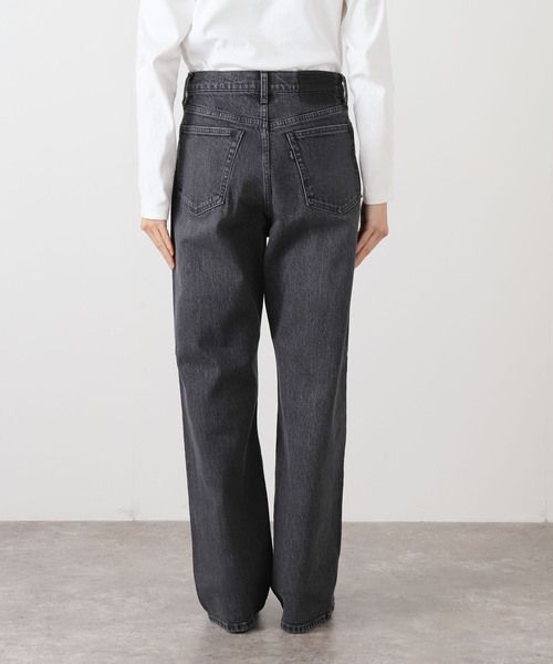 SLOBE IENA（スローブイエナ）の「《4サイズ展開/追加8》LE DENIM ストレートデニムパンツ（デニムパンツ・レディース・ブラック/サックスブルー/ブルー系その他・34/36/38/40）」の17枚目の写真