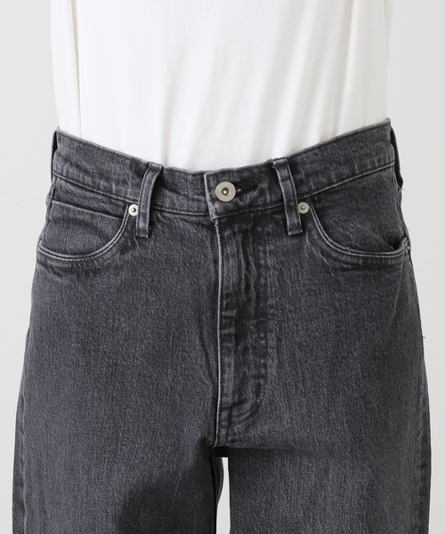 SLOBE IENA（スローブイエナ）の「《4サイズ展開/追加8》LE DENIM ストレートデニムパンツ（デニムパンツ・レディース・ブラック/サックスブルー/ブルー系その他・34/36/38/40）」の19枚目の写真