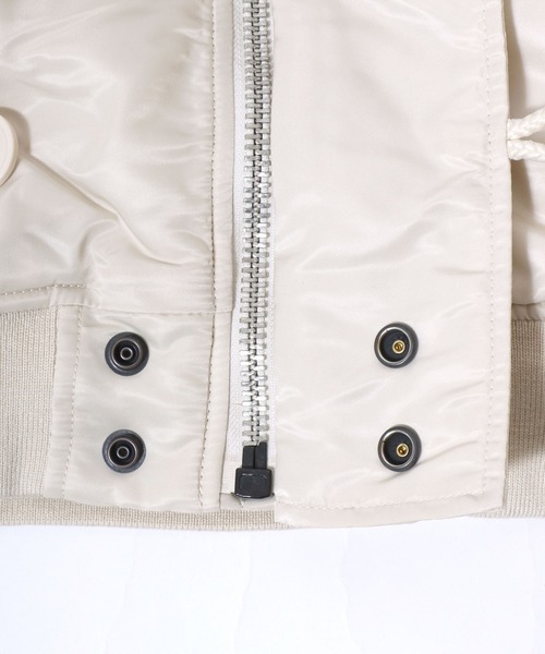 Valley Apparel(バレーアパレル)の「Valley Apparel N-2B SHORT/ミリタリーフライトジャケット レディース(ミリタリージャケット・レディース・アイボリー/ブラック・S/M)」の11枚目の写真