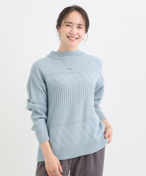 SHOO・LA・RUE(シューラルー)の「【洗濯機可/毛玉レス】1枚でサマ見え ミックスケーブル柄ニット(ニット/セーター・レディース・ネイビー/ダークブラウン/ライトブルー/オフホワイト・04/03/02/01)」の13枚目の写真