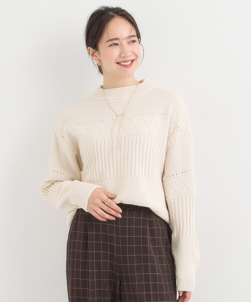SHOO・LA・RUE(シューラルー)の「【洗濯機可/毛玉レス】1枚でサマ見え ミックスケーブル柄ニット(ニット/セーター・レディース・ネイビー/ダークブラウン/ライトブルー/オフホワイト・04/03/02/01)」の17枚目の写真