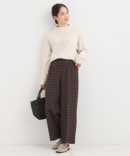 SHOO・LA・RUE(シューラルー)の「【洗濯機可/毛玉レス】1枚でサマ見え ミックスケーブル柄ニット(ニット/セーター・レディース・ネイビー/ダークブラウン/ライトブルー/オフホワイト・04/03/02/01)」の19枚目の写真