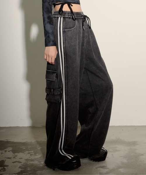 .KOM（ドットコム）の「『.KOM/ドットケーオーエム』ピグメント加工ワイドカーゴパンツ【CN】【Z】【Z】（カーゴパンツ・レディース・ブラック/グレー・FREE）」の6枚目の写真