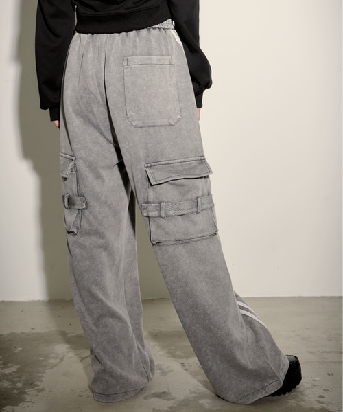 .KOM（ドットコム）の「『.KOM/ドットケーオーエム』ピグメント加工ワイドカーゴパンツ【CN】【Z】【Z】（カーゴパンツ・レディース・ブラック/グレー・FREE）」の9枚目の写真