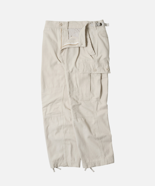 FRIZMWORKS(フリズムワークス)の「BACKSATIN M65 FIELD PANTS _ CREAM(その他パンツ・メンズ・その他・LARGE/X-LARGE/SMALL/MEDIUM)」の2枚目の写真