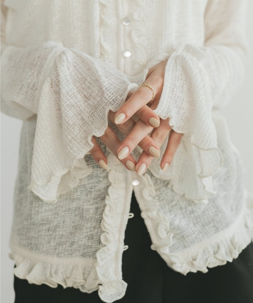 VANNIE U（ヴァニーユー）の「キャンディースリーブフリルシアートップス（Tシャツ/カットソー・レディース・グレー/アイボリー/ブラック・FREE）」の8枚目の写真