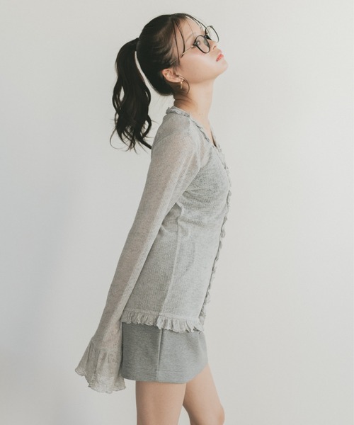 VANNIE U（ヴァニーユー）の「キャンディースリーブフリルシアートップス（Tシャツ/カットソー・レディース・グレー/アイボリー/ブラック・FREE）」の21枚目の写真