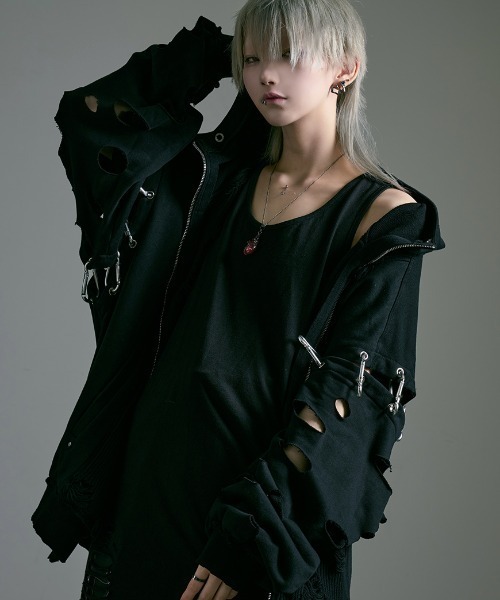 ililil（イルイルイル）の「『ililil/イルイルイル』崩壊世界で君臨する破戒ジップパーカー/全1色（パーカー・メンズ・ブラック・FREE）」の2枚目の写真