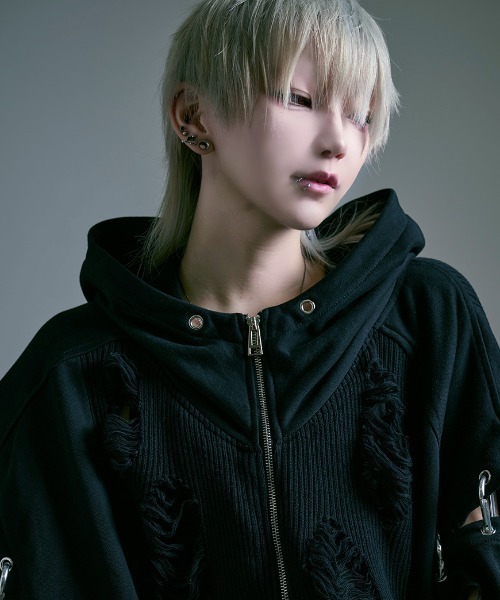 ililil（イルイルイル）の「『ililil/イルイルイル』崩壊世界で君臨する破戒ジップパーカー/全1色（パーカー・メンズ・ブラック・FREE）」の8枚目の写真