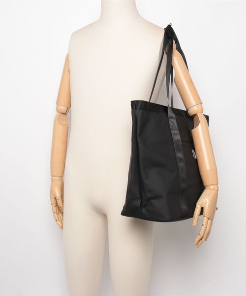 INUK(イヌーク)の「【INUK】SETON WR(トートバッグ・レディース・ブラック/ベージュ・ONE SIZE)」の6枚目の写真
