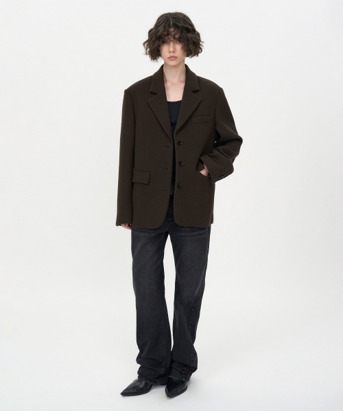 INSILENCE WOMEN(インサイレンスウーマン)の「ウールスリーボタンブレザー ブラウン(テーラードジャケット・レディース・その他・SMALL/MEDIUM/X-SMALL)」の3枚目の写真