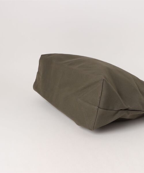 TONE SELECT GOODS(トーンセレクトグッズ)の「Butler Verner Sails(バトラーバーナーセイルズ) キャンバスカラフルトート トートバッグ キャンバス地 牛革付属 栃木レザー(トートバッグ・メンズ・キャメル/チャコール・FREE)」の4枚目の写真